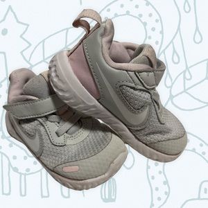 Nike Revolution 5. BQ5673-21 Toddler Size 6c